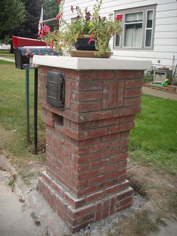 mailboxleft.jpg